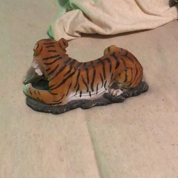 solid tiger decoration - Picture 2 of 3